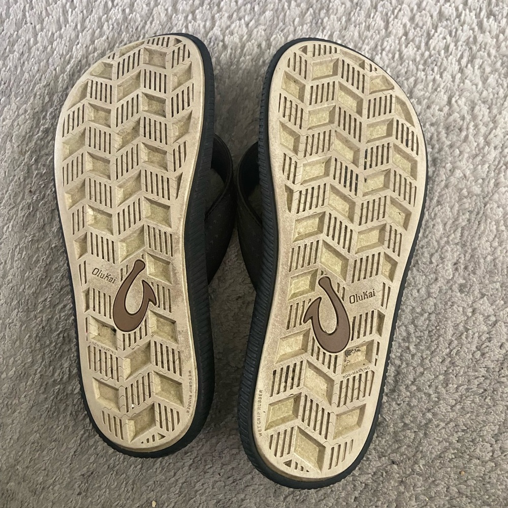 OluKai Black Flip-Flops - Picture 2 of 4